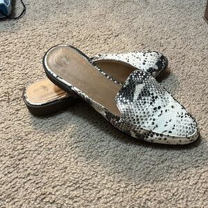 Steve Madden slip on Mule Croc Snake Embossed  8.5 Faux Leather Loafer Tan Black